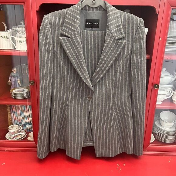 Vintage Giorgio Armani Wool Pinstriped 2pc Suit Grey White Size Italy 46 USA 10 - Picture 1 of 7